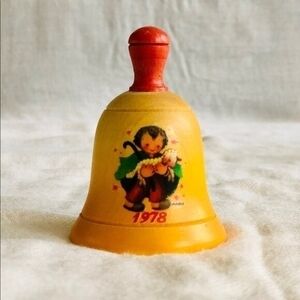 Vintage 1978 Wooden Bell Figurine Mini Wood Collectible Souvenir 3.2" Natural VG